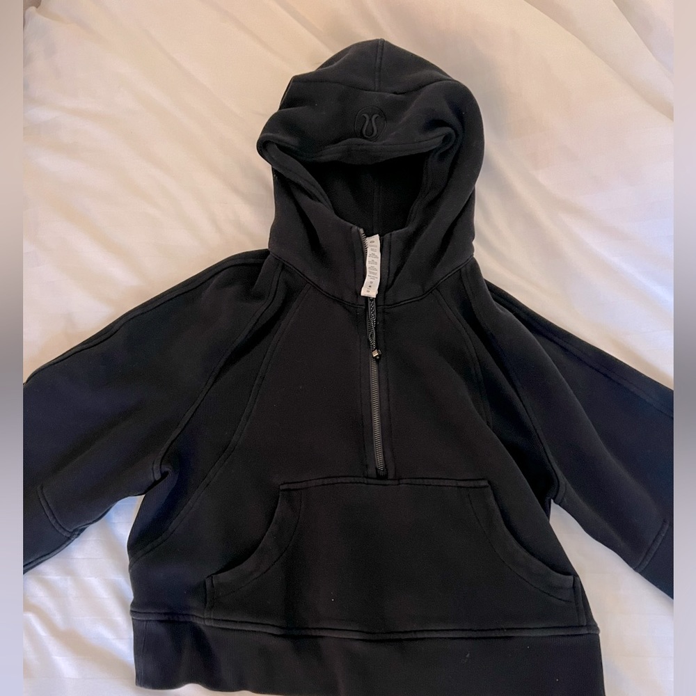 LULULEMON Scuba 1/2 zip in black